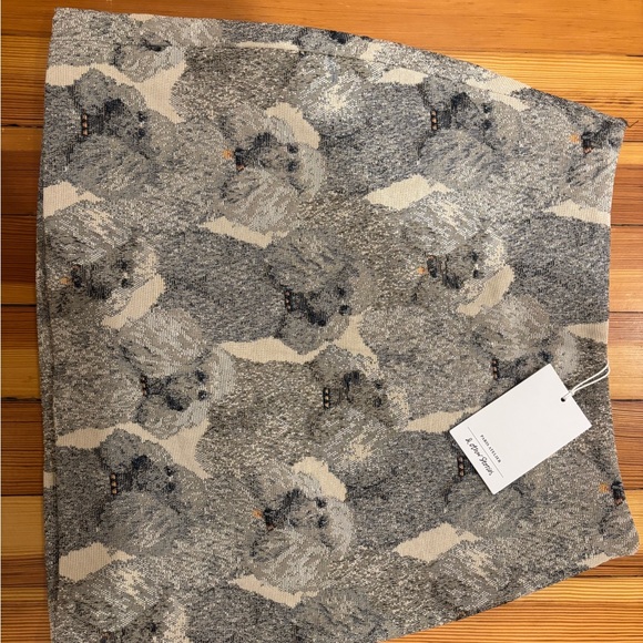 RARE! & Other Stories Textured Beige and Black Dog Print Skirt - Picture 2 of 4